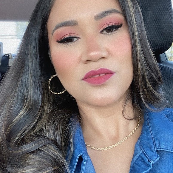 Meet your Posher, Simone - Picture 1 of 1